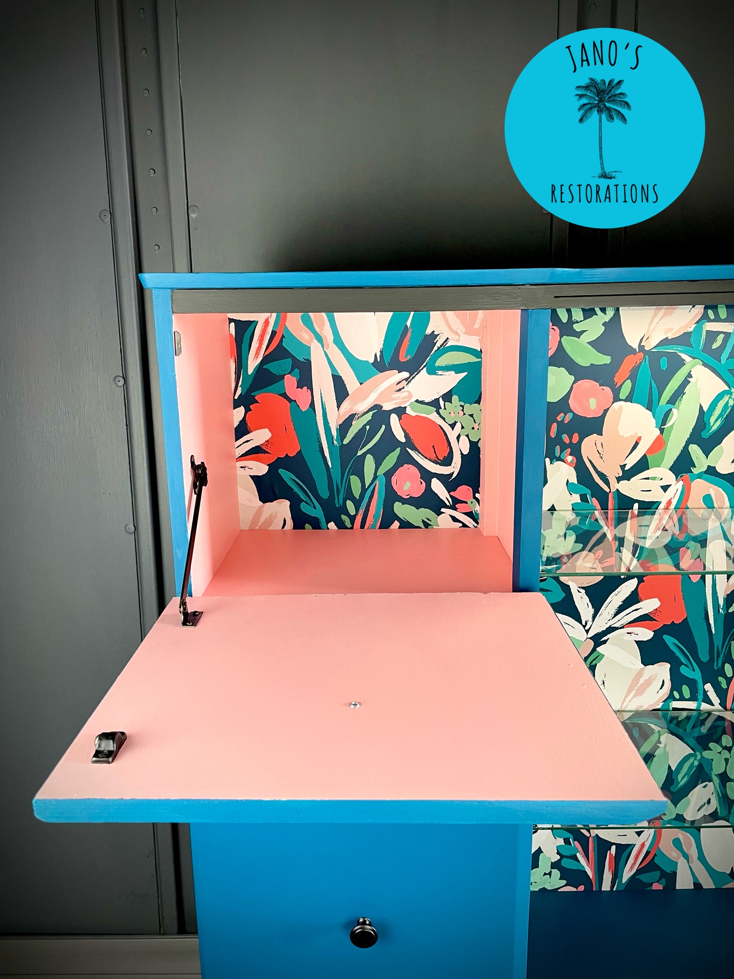 Display Cabinet