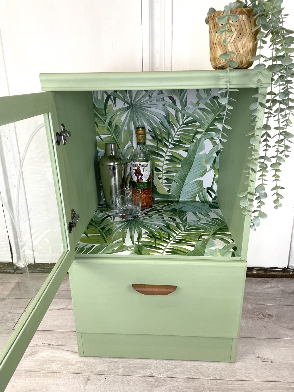 Tropical Green Mini Bar / Drinks Cabinet / Hi-fi Unit