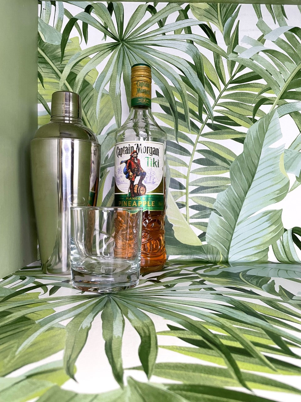 Tropical Green Mini Bar / Drinks Cabinet / Hi-fi Unit