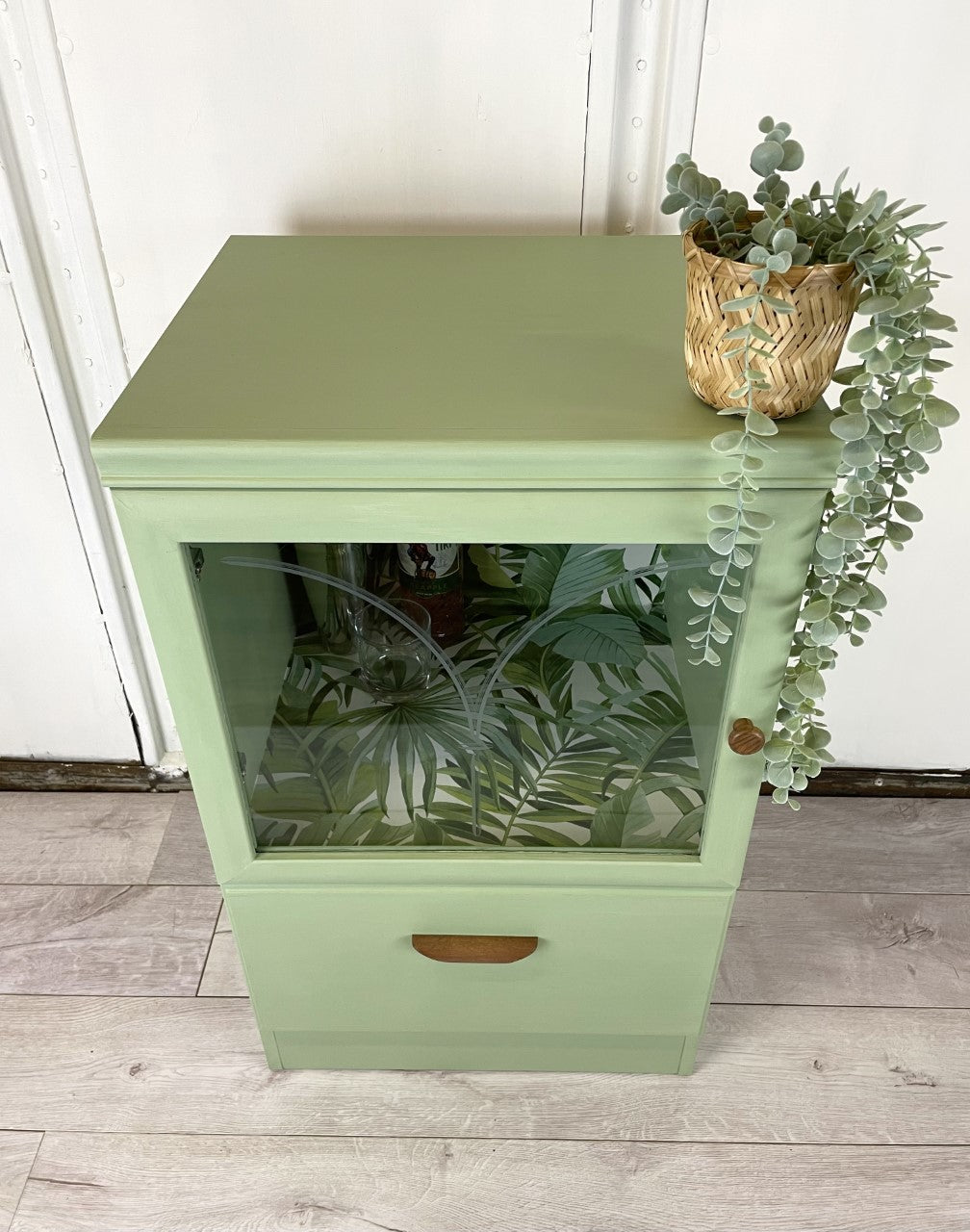 Tropical Green Mini Bar / Drinks Cabinet / Hi-fi Unit