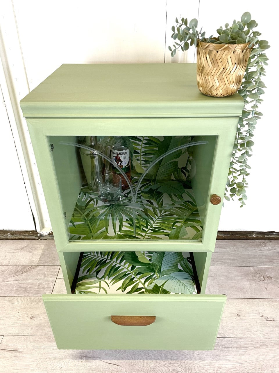 Tropical Green Mini Bar / Drinks Cabinet / Hi-fi Unit