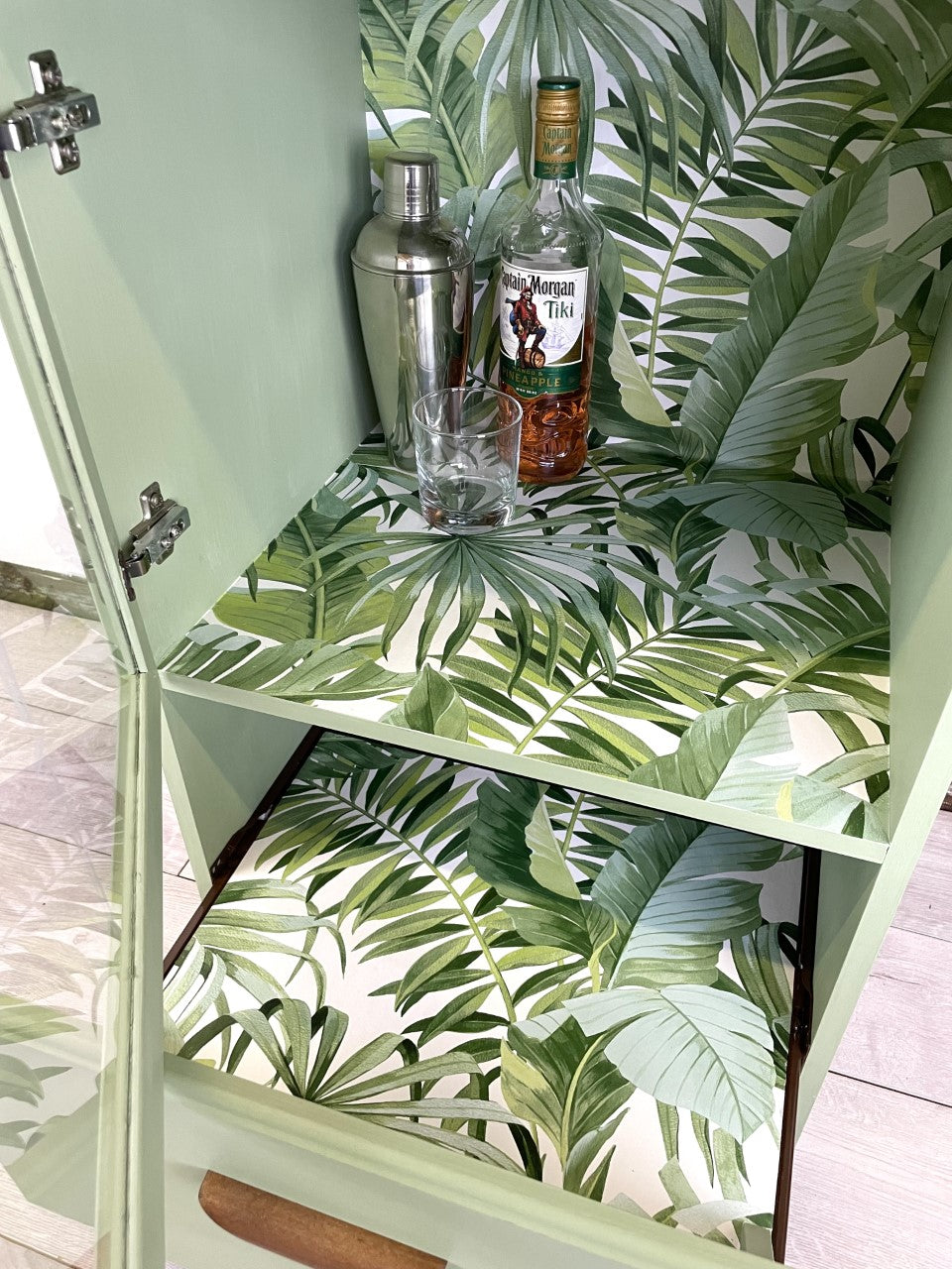 Tropical Green Mini Bar / Drinks Cabinet / Hi-fi Unit